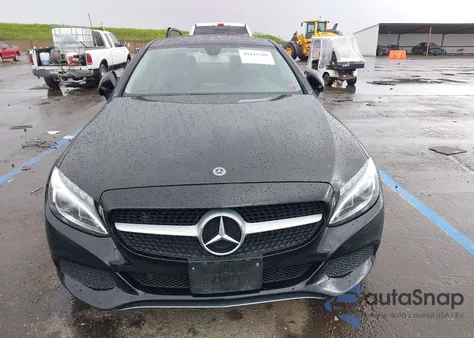 2017 Mercedes-Benz C 300 z USA, uszkodzony, nr VIN WDDWJ4JB7HF585480